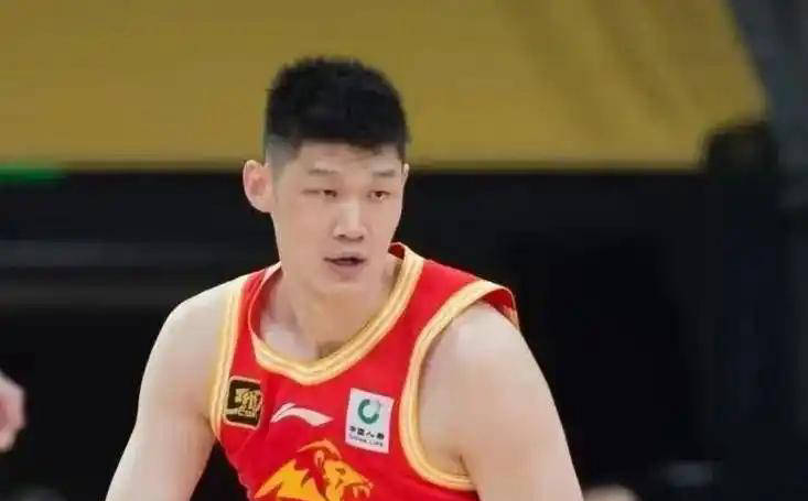 东北虎广厦主场对抗广州恒大，强敌对抗